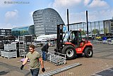 20-04-2021 Breda - Alle bouwmaterialen werden weer ingepakt. Wanneer ze weer uitgepakt kunnen worden voor het volgende event blijft onzeker. - Fotokrant