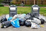 11-05-2021  Breda -  In de Haagse Beemden is een feestmaal voorbereid voor de ratten. Onbekende dumpte een grote hoeveelheid afval voor deze ondergrondse containers. - Fotokrant