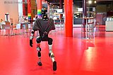 25-09-2026 Breda - Terwijl alle bezoekers in de zaal zaten rende er een robot door het Chasse Theater tijdens het congres AI In De Stad.   - Fotokrant