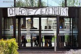 07&ndash;10-2019 Breda - De afgelopen weken is er grote onzekerheid ontstaan onder het personeel van het AMPHIA ziekenhuis. Boven de ingang is een spandoek gehangen. - Fotokrant