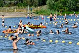 19-07-2022 Breda - Hoewel de Galderse Meren voor de 2e dag vanwege extreme drukte is afgesloten blijft het aan de Asterdplas gezellig druk.  - Fotokrant