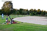 01-08-2020 Breda - Badgasten die in de avond nog een duik wilde nemen moesten achter het lint op het gras blijven. En mochten het water niet in. - Fotokrant
