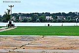 17-08-2019 Breda - Aan de Asterdplas  verdwijnt het gras dat bijna een jaar nodig had om zich te herstellen weer onder zware rijplaten. Volgende week vind hier het Duikbootfestival plaats. - Fotokrant