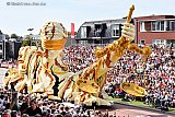 03-09-2023 Zundert -  Gebroken van buurtschap Helpt Elkander. Hiermee wilde het buurtschap een signaal afgeven. - Fotokrant