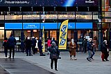 17-12- 2021 Breda - Drukte bij de priklocatie van de GGD op evenemententcomplex Breepark in Breda .Mensen komen hier de boosterprik halen. - Fotokrant