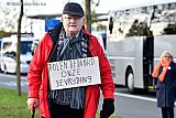 29-10-2019 Breda -  Deze nederlander kwam de Polen op zijn eigen manier bedanken voor de bevrijding.Dat deed hij met een eigen gemaakt bord dat hij om zijn nek had hangen. - Fotokrant