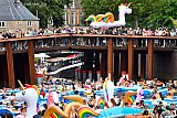 07-07-2019 Breda - Het event trekt heel wat bezoekers die naar het kleurige gebeuren komen kijken. - Fotokrant