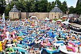 07-07-2019 Breda - Tijdens het event BredaDrijft is Het Spanjaardsgat helemaal gevuld met plastic zwembaden en opblaasfiguren. - Fotokrant