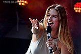 04-07-2025 Breda - De momenteel razend populaire zangeres Roxy Dekker tijdens haar optreden op Breda Live. - Fotokrant