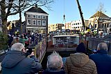 18-03-2025 Breda - Het leggen van de nieuwe Tolbrug gebeurde onder grote belangstelling. Het ging tenslotte om een historisch moment. - Fotokrant