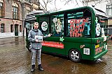 16-03-2021 Breda - De Cannastembus bezocht de stad. Hier is informatie te krijgen over cannabis vriendelijk stemmen. Ook deelde men de Nationale Cannabis krant uit. - Fotokrant