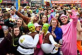 09-02-2024 Breda - Een enorm Carnavalsfeest is losgebarste in de binnenstad.. Na de carnaval worden groene babys verwacht. - Fotokrant
