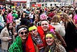 09-02-2024 Breda - Nog voor de opening is het al een drukte van belang met feestvierders. - Fotokrant