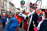 27-02-2022 Breda - Om 11:11 heeft prins Arie d'n Irste aan de haven als verrassing een bijzondere onderscheiding uitgereikt. Hij hing deze om bij zijn vader waar hij naar eigen zeggen het carnaval vieren van geleerd heeft. - Fotokrant