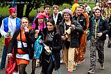 19-02-2023 Breda - Om te bezuinigen op de kosten brengen de carnavalsvierders hun eigen bier en wijn in glas en blik mee. Dit tot grote ergernis van de Bredase horeca. - Fotokrant