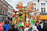 24-02-2020 Breda-  Prachtige carnavalswagen van CV De Spoedjes draait de haven op. - Fotokrant