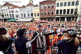 22-02-2020 Breda - De aftrap van carnaval zorgde tot grote vreugde van Prins Arie d&rsquo;n Irste voor een volle Grote Markt. - Fotokrant