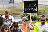 25-09-2021 Breda - Demonstranten wezen erop dat het hier geen China is. - Fotokrant
