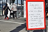 24-03-2020 Breda - De extra maatregelen mbt boodschappen doen tijdens de Coronacrisis staan voor sommige winkels op borden. - Fotokrant