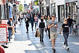 26-04-2020 Breda - De koopzondag is ondanks de Coronacrisis en het advies om thuis te blijven druk bezocht. - Fotokrant