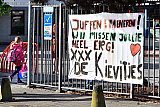 11-05-2020 Breda - Vanwege de versoepeling van de Coronamaatregelen mochten de kinderen vandaag ook weer naar de basisschool. De Kievitjes miste de juffen en de meesters de afgelopen weken heel erg. - Fotokrant