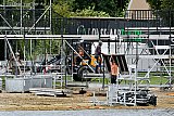 24-08-2024 Breda - Aan de oever van de Asterdplas is men al volop bezig met het opbouwen van de jaarlijkse Duikboot.  - Fotokrant