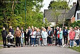 04-05-2022 Ulvenhout -  Na de kranslegging staan dorpsbewoners 2 minuten stil om slachtoffers van oorlogen te herdenken. - Fotokrant