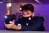 09-12-2020 Breda -Duizenden kinderen die zich door corona vervelen kunnen tijdens de kerstvakantie in Breda in het stadskantoor lasergamen. Burgemeester Paul Depla deed eind van de middag een potje mee bij de try-out. - Fotokrant