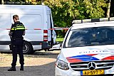 11-10-2022 Breda - In de wijk Boeimeer is een stinkende bestelbus vol met vermoedelijk chemisch drugsafval aangetroffen. De politie heeft de bestelbus uren bewaakt waarna een onderzoek naar de stoffen die erin zitten is gestart.  - Fotokrant
