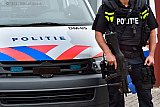 13-07-2019 Breda - Nadat vrijdagavond op een industrieterrein een flink drugslab is ontdekt wordt het bewaakt door zwaarbewapende agenten. - Fotokrant