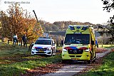 23-11-2020 Breda - Hulpdiensten hebben aan de rand van de Vierde Bergboezem tussen Terheijden en Breda een man uit het water van rivier De Mark gehaald. De man is met onderkoelingsverschijnselen naar het ziekenhuis gebracht. - Fotokrant