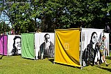 05-09-2021 Breda- Op het terrein van BUAS is de interactieve fototentoonstelling Face It te zien. Deze besteed aandacht aan de onderwerpen vooroordelen, eerste indrukken , identiteit  en acceptatie. Tijdens het bezoek kom je oog in oog te staan met verschillende identiteiten en word je geconfronteerd met je eigen manier van denken. Het doel van de expo is bewustwording creeren. - Fotokrant