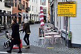 29-09-2020 Breda - Op steeds meer plekken duiken gedragsregels mbt het Coronavirus op. Aan de rand van de binnenstad staan waarschuwingen op borden. - Fotokrant