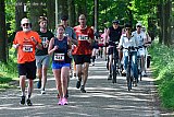 28-05-2023 Breda - Zo'n 800 deelnemers deden mee aan de Haagse Beemden Loop. Extra hindernis onderweg waren de vele fietsers die in het parkoers fietste.  - Fotokrant