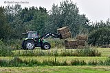 22-09-2024 Breda - Boeren in het buitengebied zijn voordat het herfstweer losbarst druk bezig met het hooi aan het binnenhalen . - Fotokrant