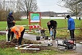 27-01-2022 Breda - Om de overlast van scooters tegen te gaan zijn bij de Asterdplas op verschillende plekken hekken in de voetpaden gezet. Al langere tijd is de gemeente met een werkgroep bezig met de herinrichting van de omgeving van het recreatiegebied. - Fotokrant