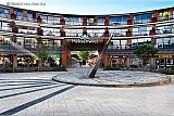 04&ndash;09-2019  Breda  -Het  net opgeknapte winkelcentrum Heksenwiel zou samen met 7 andere winkelcentra door DELA Vastgoed verkocht zijn in een mega deal voor 185 miljoen. - Fotokrant