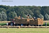 27-06-2024 Breda - In het buitengebied  zijn boeren druk bezig met het hooi binnen aan het halen.  - Fotokrant