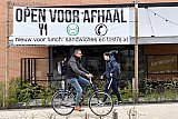 13-04-2021 Breda - Een flinke domper voor de horeca. Uit de landelijke persconferentie kwam naar voren dat de horeca nog niet open mag. Het enige wat mag is afhalen. Daarmee kun je de horeca in jou omgeving ondersteunen.  - Fotokrant