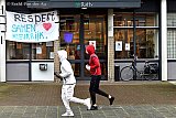 20-03-2020 Breda - Vanwege de Coronacrisis zijn de Verpleeg en Verzorgingshuizen gesloten voor bezoekers. Bij Huize Raffy hangt een spandoek voor de ingang om personeel en inwoners  een hart onder de riem te steken. - Fotokrant
