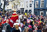 12-11-2022 Breda - De intocht van de sint zorgde in de hele binnenstad voor topdrukte. Na afloop liep zelfs het verkeer vast. - Fotokrant