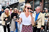 28-05-2022 Breda - Dans en zang tijdens het optreden van de Jazzband May Day. - Fotokrant