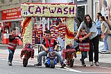 20-09-2026 Zundert - Door de straten van het dorp trokken meer dan 200 corsowagentjes  met kinderen tijdens het kinder bloemencorso. Deze kinderen hadden een carwash gemaakt.  - Fotokrant