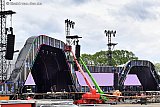 25-04-2019 Breda - Om tussen de optredens door sneller te kunnen werken is er een geheel nieuw podium gebouwd. - Fotokrant