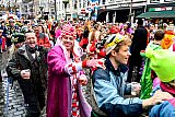 02-02-2020 Breda - Bredanaars klunen massaal voor de  Grote of Onze Lieve Vrouwe Kerk tijdens de Kluntocht. - Fotokrant