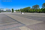 26-04-2020 Breda - Een dag voor Koningsdag is het Chasseveld helemaal leeg. Normaal zou men hier bezig zijn met de laatste hand leggen aan het gigantische podium voor 538 Koningsdag. Waarna duizenden hier zouden staan te springen op Koningsdag. - Fotokrant
