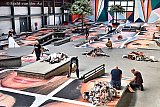 17-09-2020  Breda - Het kunstwerk Destroy my face van kunstenaar Kessels is gesneuveld. Uren zijn mensen van BredaPhoto bezig geweest met het van de vloer van skatehal Pier 15 te halen.Het kunstwerk moest weg na een rel die begon op social media. - Fotokrant