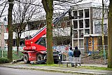 20-03-2020 Breda - Nadat de krakers op last van  de rechter het pand hebben verlaten  is de gekraakte school in een korte tijd gesloopt. - Fotokrant