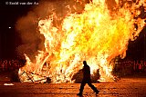 05-01-2020 Breda - In tGinneken zijn de kerstbomen onder grote belangstelling verbrand. - Fotokrant