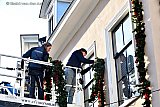 06-01-2020 Breda - In de binnenstad is op de 1e werkdag van 2020 de kerstversiering verwijderd van de gevels. - Fotokrant